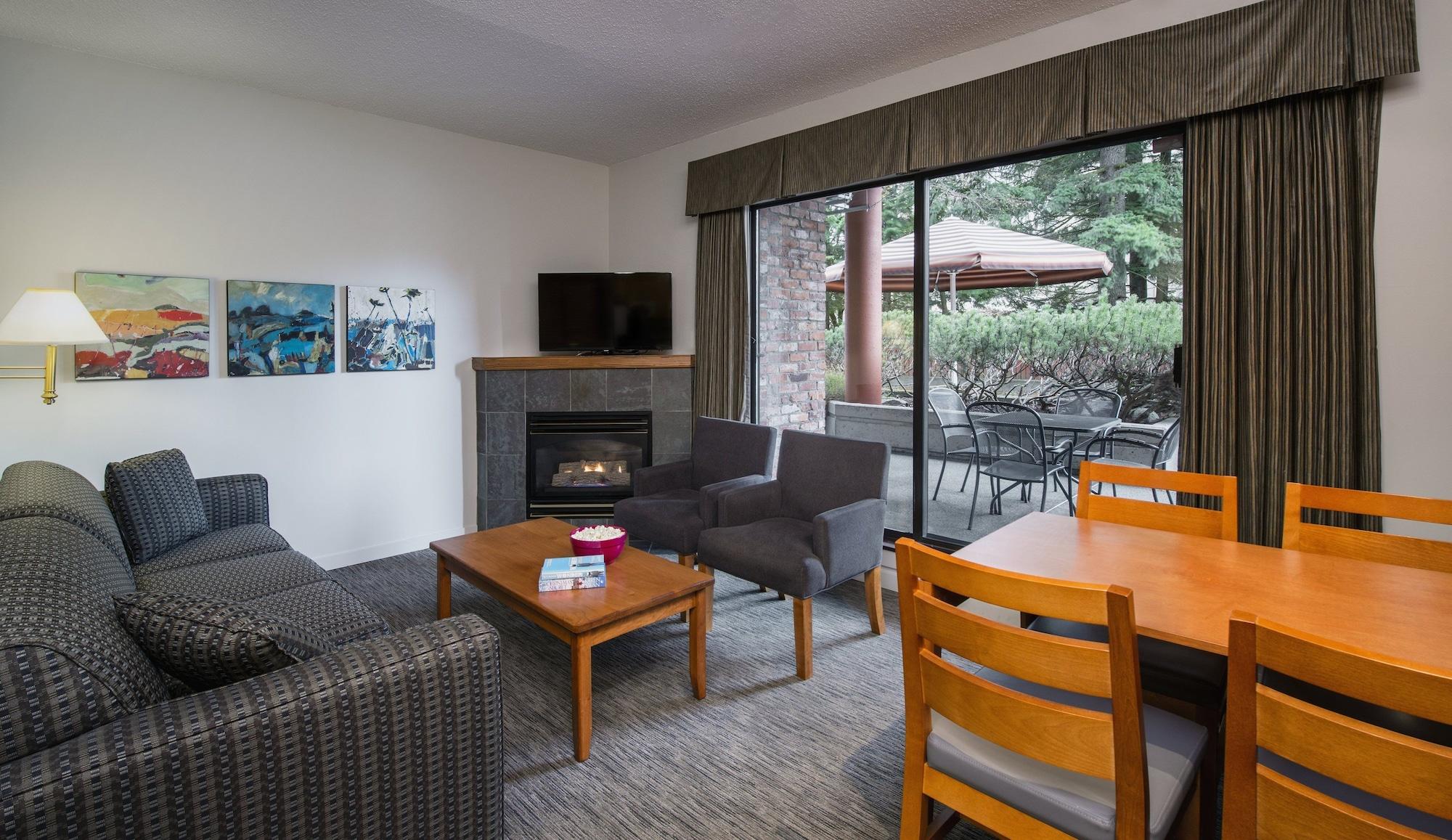 Whistler Village Inn & Suites Extérieur photo