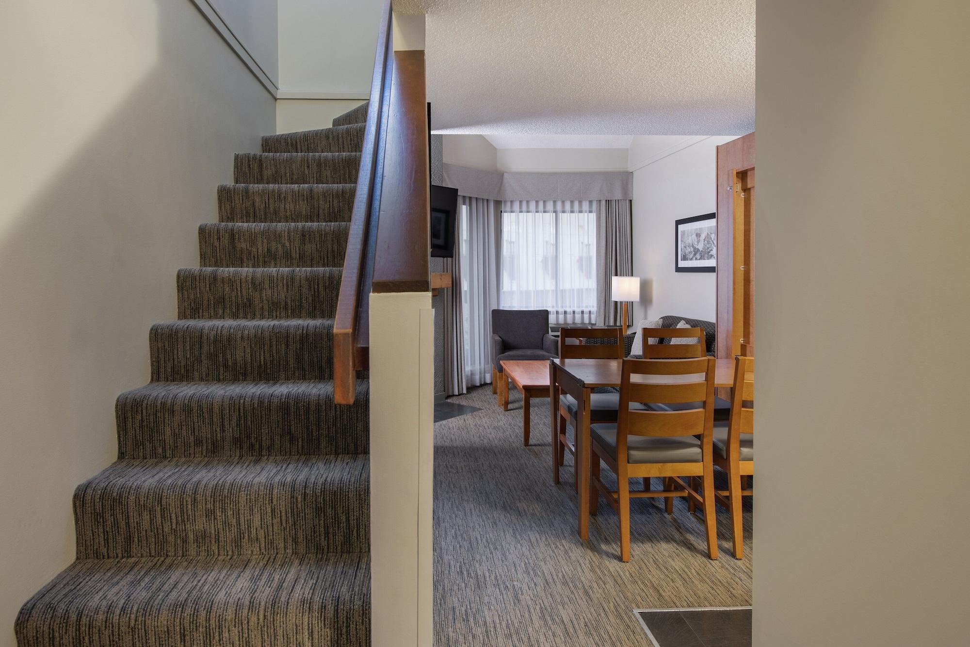 Whistler Village Inn & Suites Extérieur photo