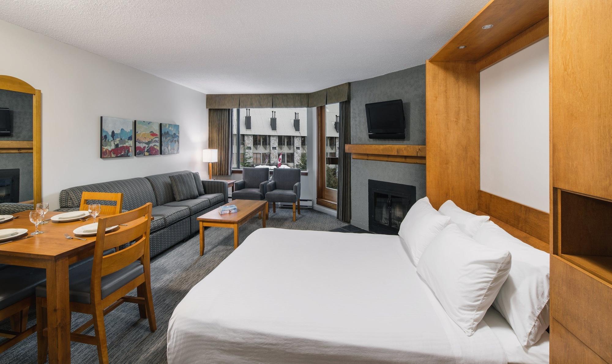 Whistler Village Inn & Suites Extérieur photo