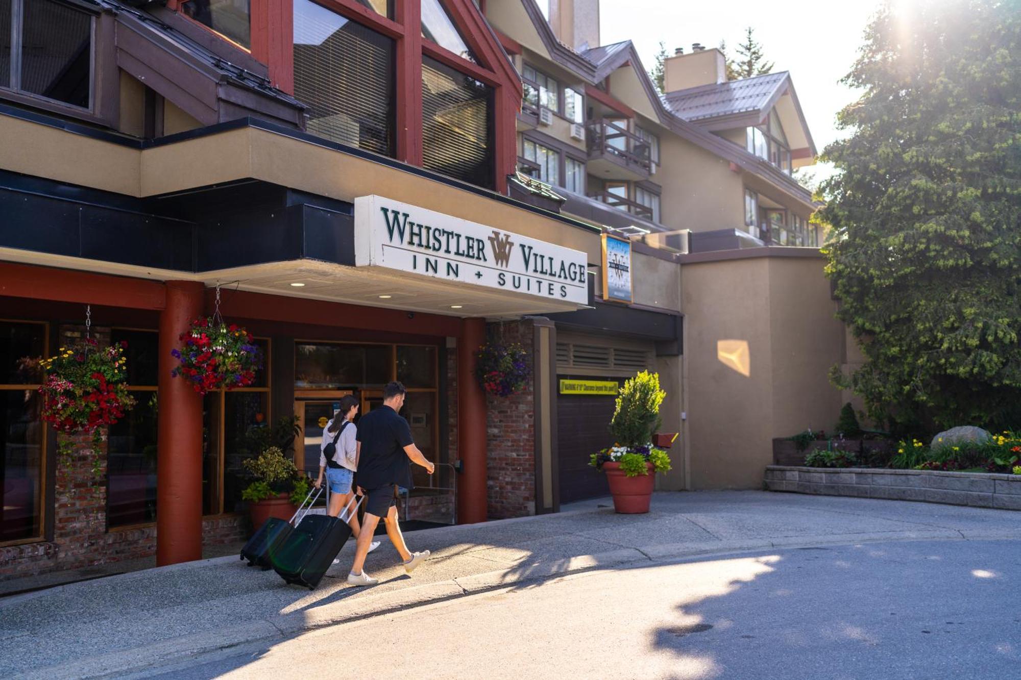 Whistler Village Inn & Suites Extérieur photo