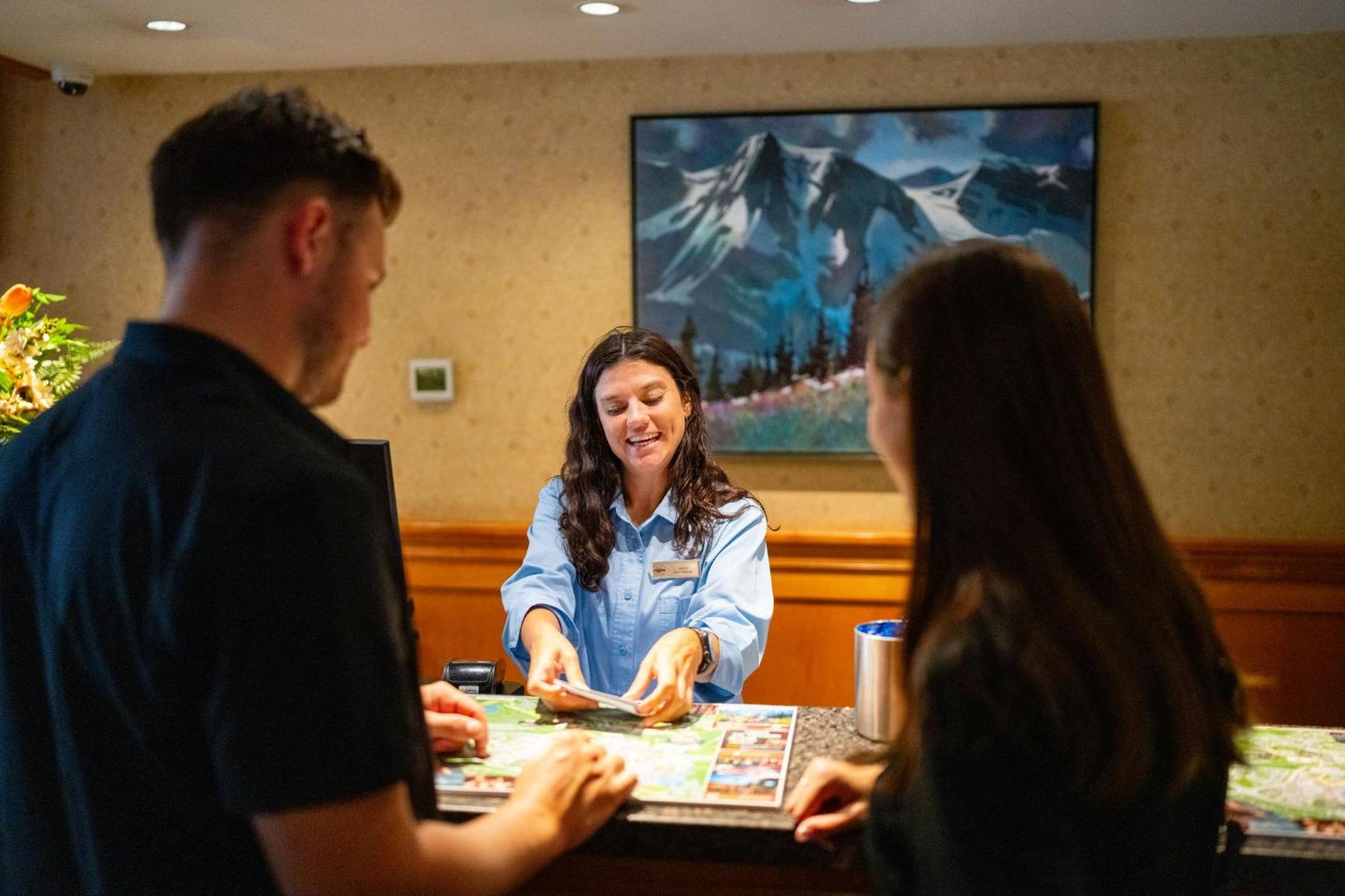 Whistler Village Inn & Suites Extérieur photo