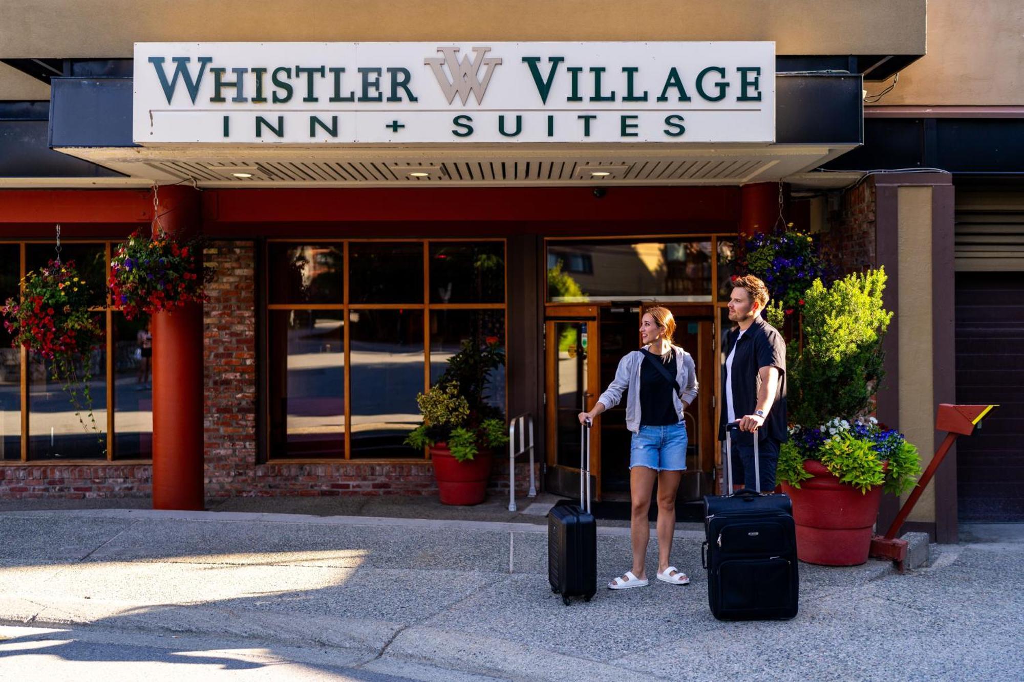 Whistler Village Inn & Suites Extérieur photo