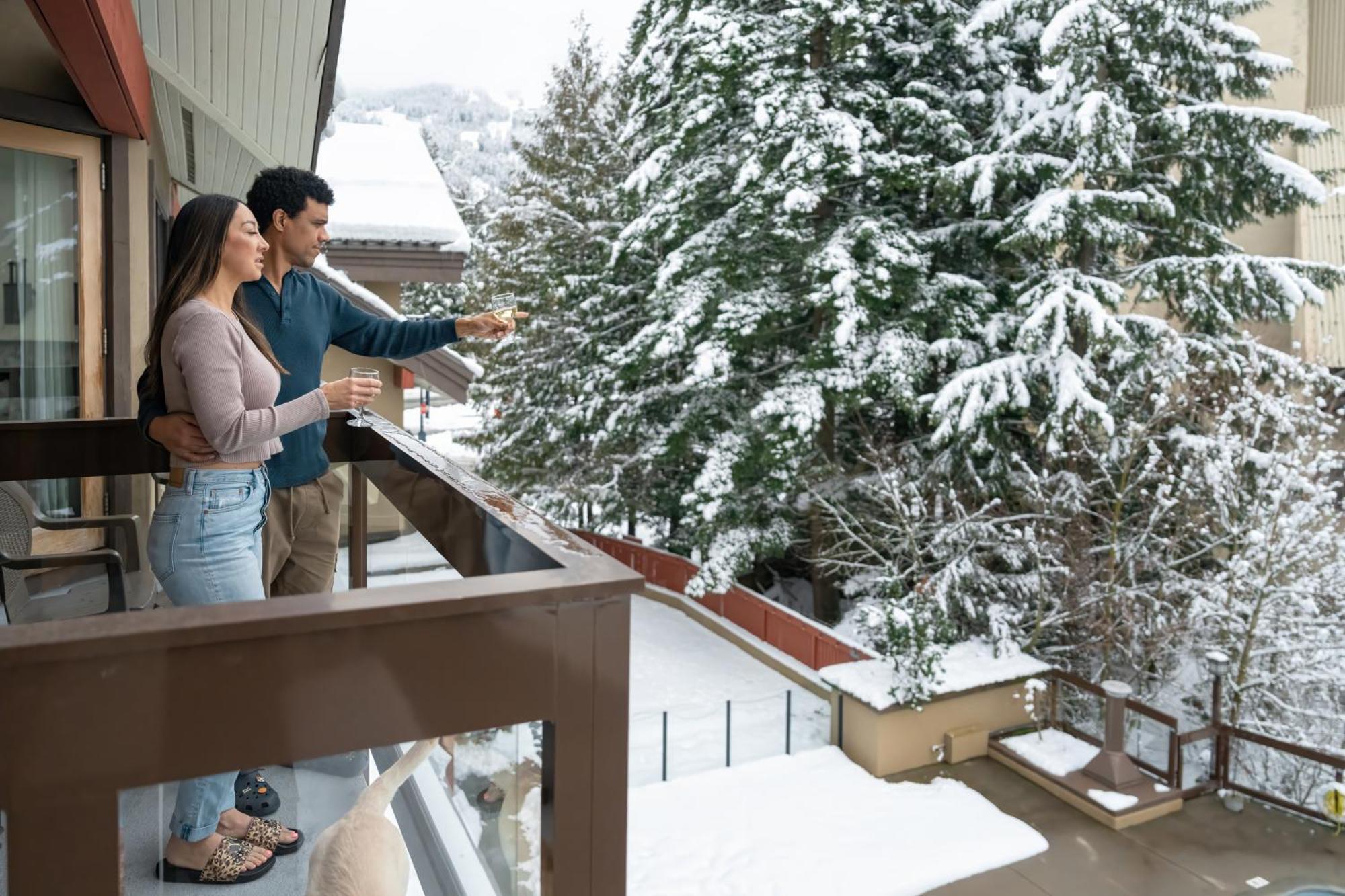 Whistler Village Inn & Suites Extérieur photo