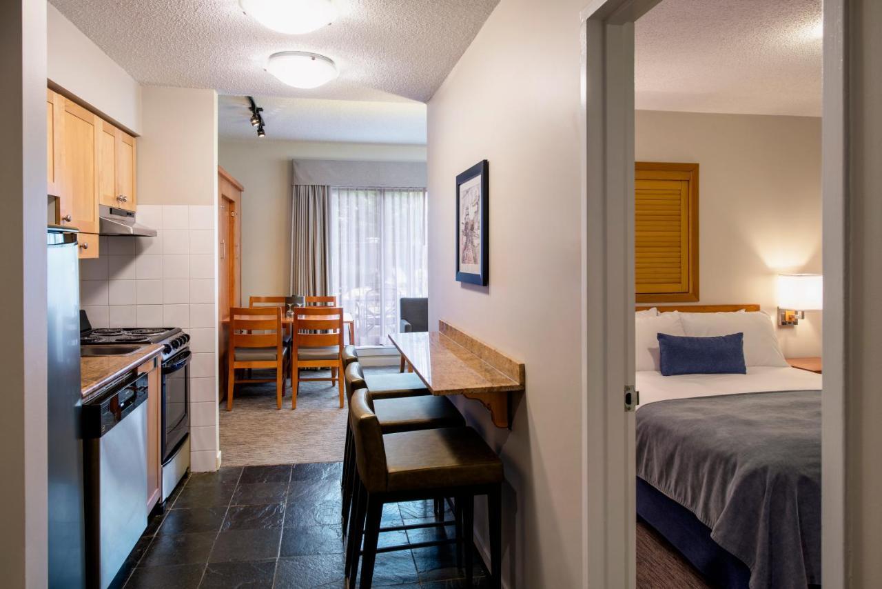 Whistler Village Inn & Suites Extérieur photo